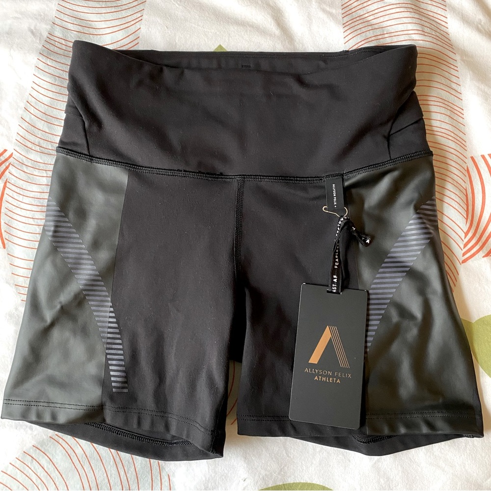 Athleta X Allyson Felix - Legend Shortie - Black Small